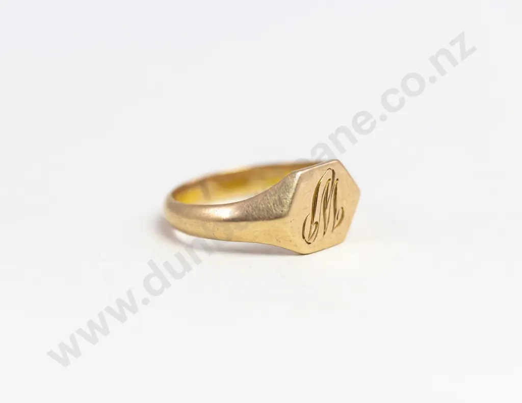 9ct Initialled Signet Ring Image 1++