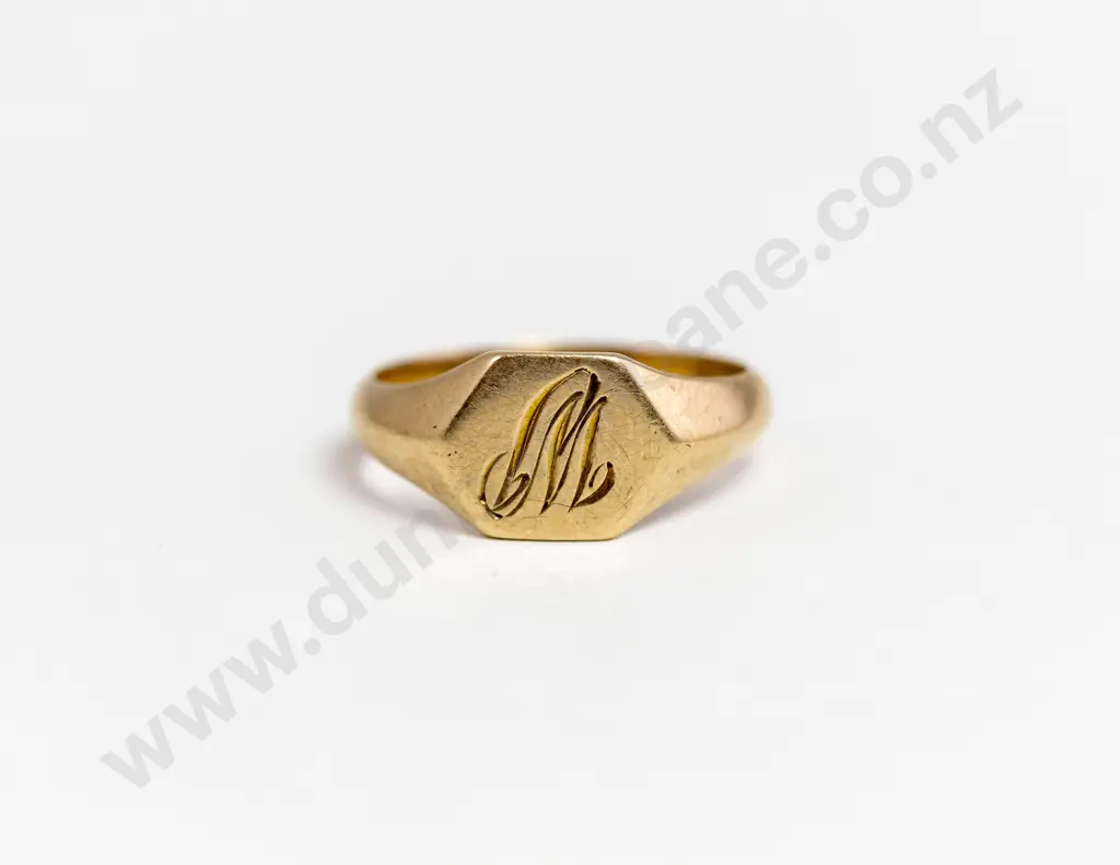 9ct Initialled Signet Ring Image 1++