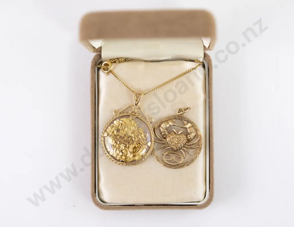 9ct Cancer Zodiac Emblem Pendant Image 1++