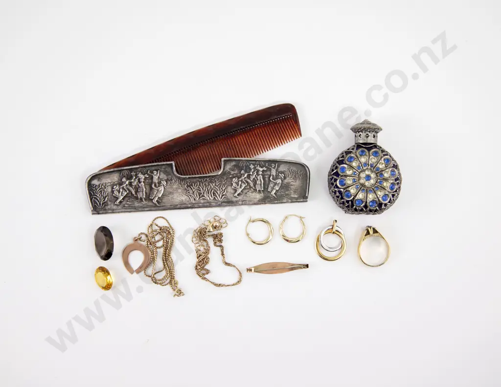 Collection of 9ct Gold Jewellery Image 1++