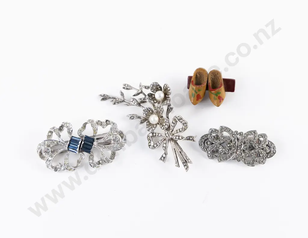 S/S Pearl and Marcasite Spray Brooch Image 1++