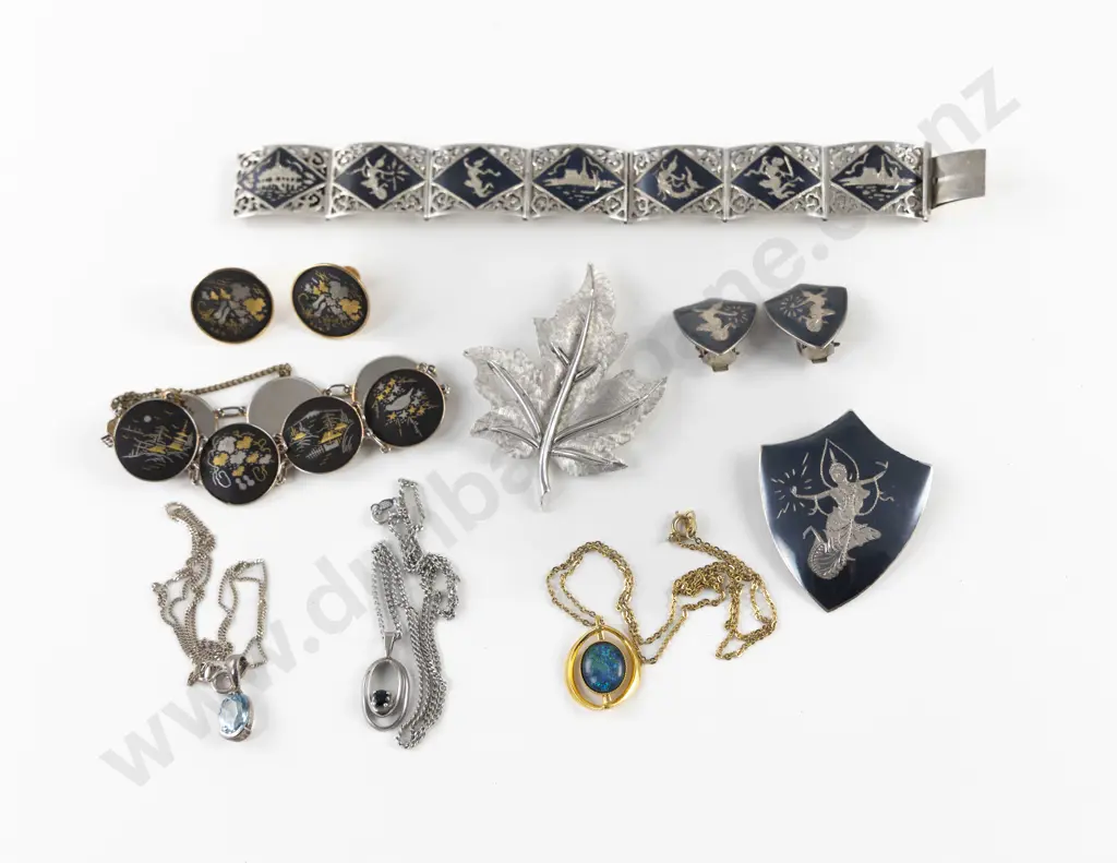 Collection of Assorted S/S Jewellery Image 1++