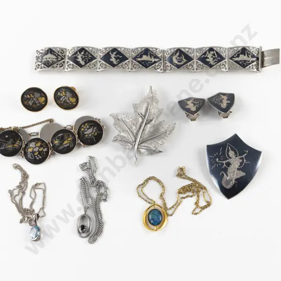 Collection of Assorted S/S Jewellery