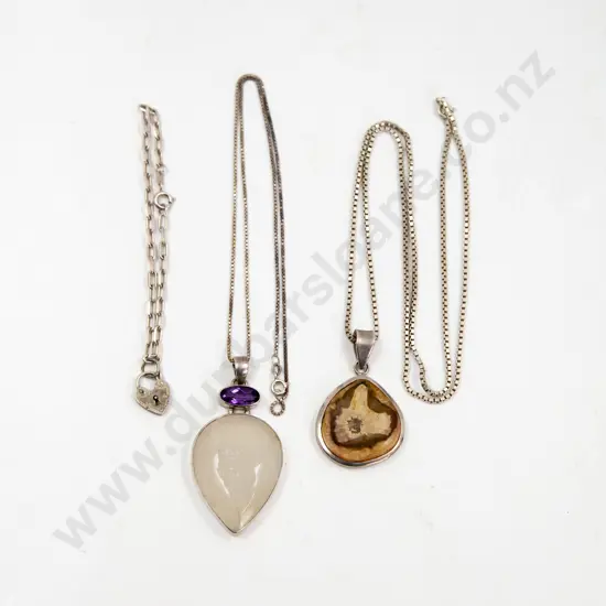 Small Collection of Sterling Silver Jewellery