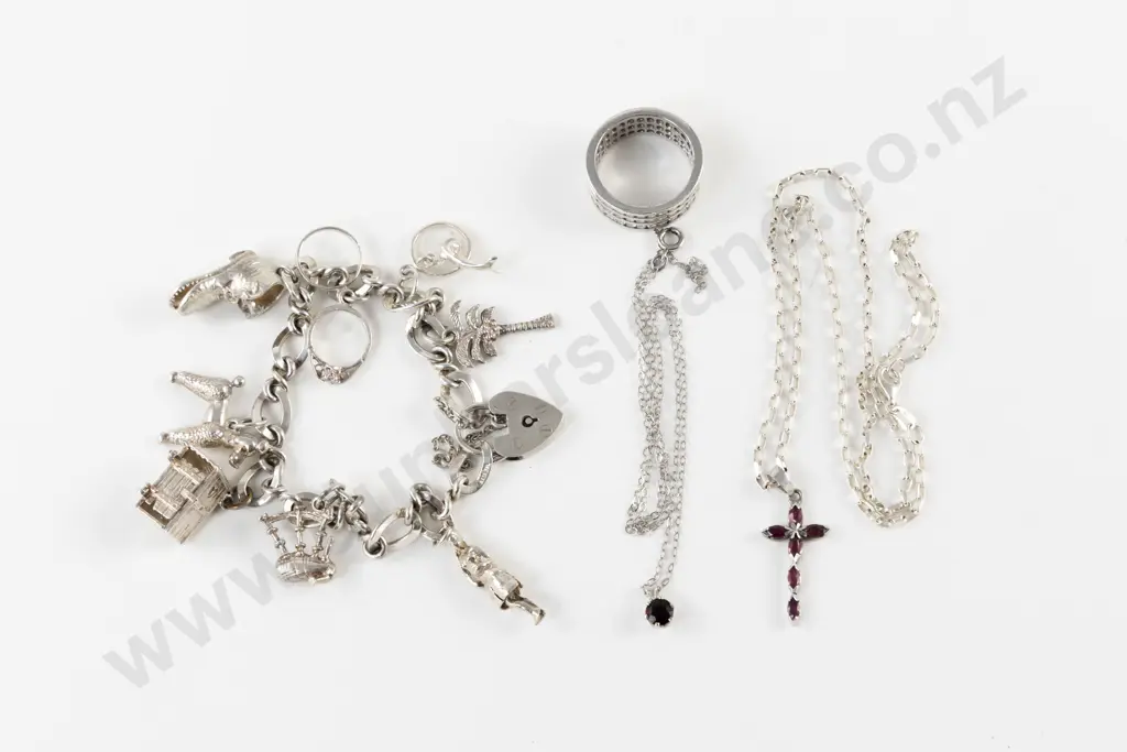 S/S Mixed Curb Link Charm Bracelet Image 1++