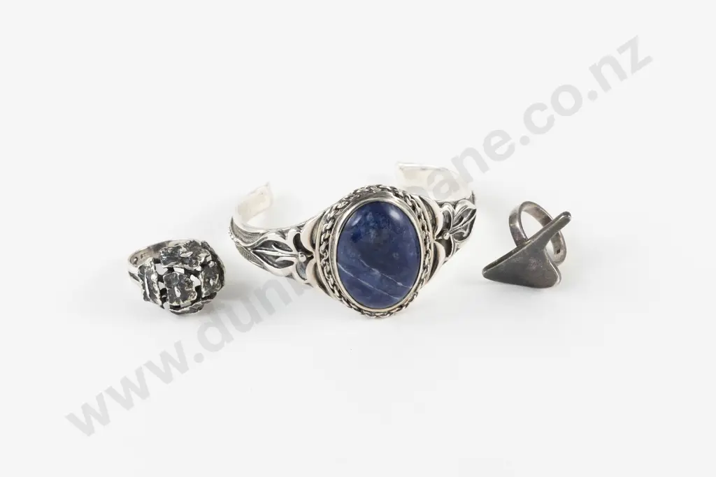 S/S Single Lapis Fancy Cuff Bangle Image 1++