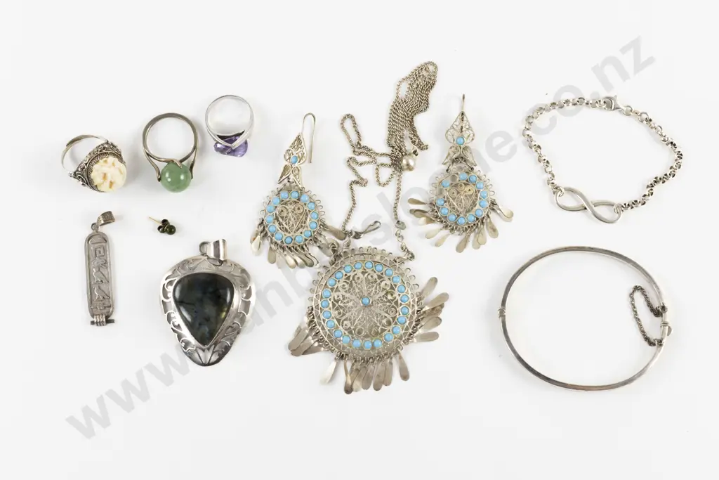 Collection of Sterling Silver Jewellery Image 1++