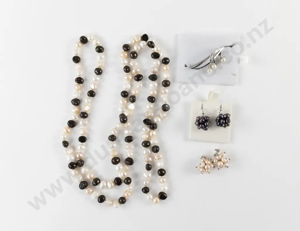 S/S Three Cultured Pearl Spray Brooch Image 1++