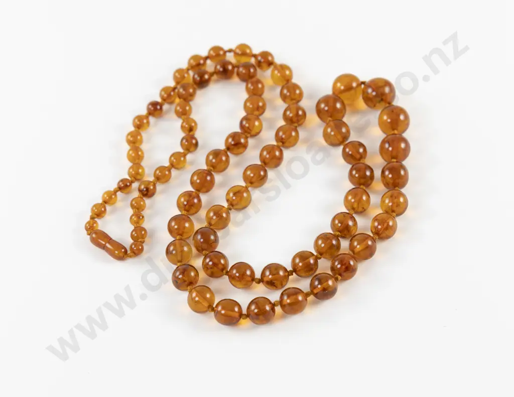 Edw Single Strand Knotted Slightly Graduated Amber Bead Necklace Image 1++