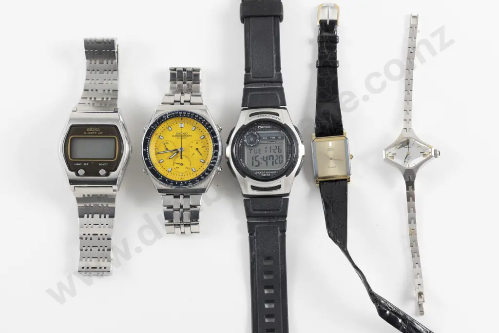 Collection of Five Ladies and Gents Wrist Watches Image 1++