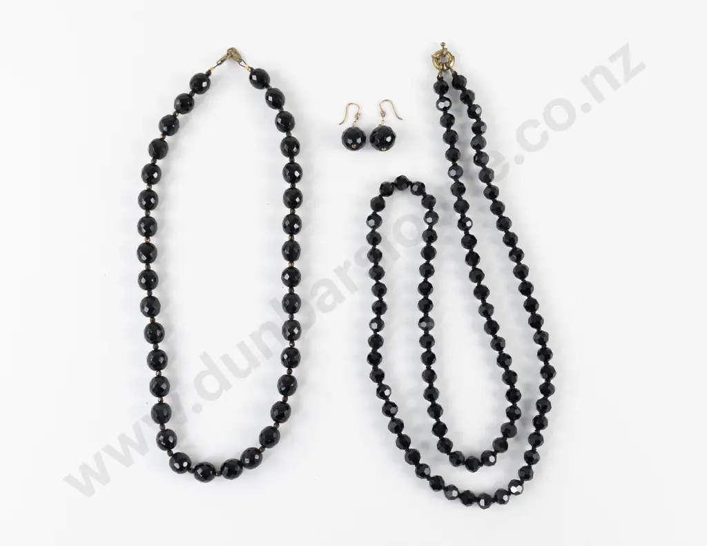 Single Strand Crystal Bead Necklace and Pair Earrings Image 1++
