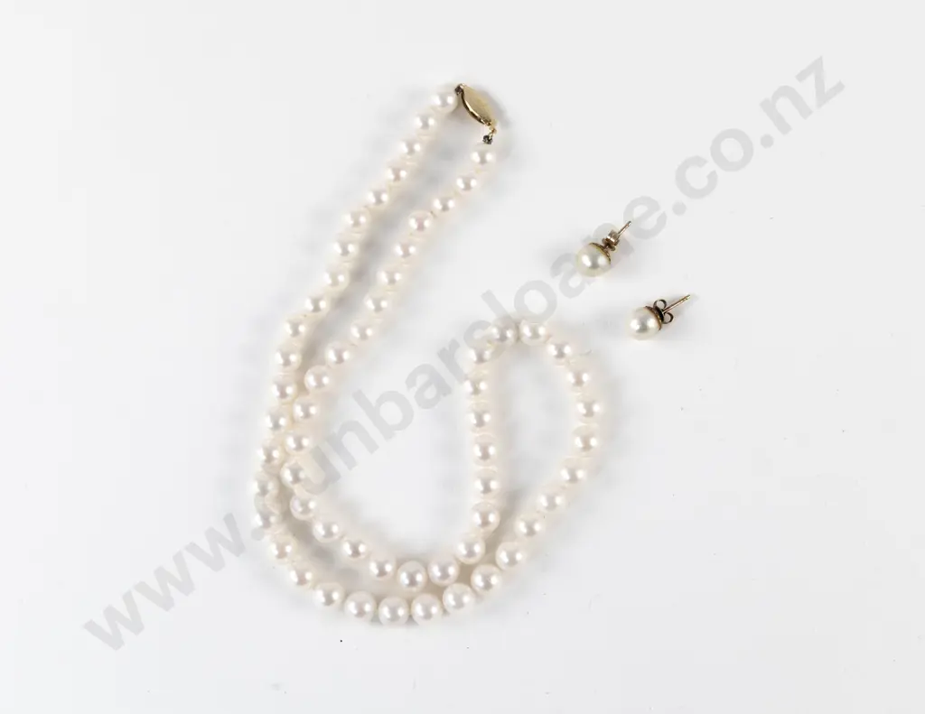 Single Strand Uniform Cultured Pearl Necklace and Stud Earrings Image 1++