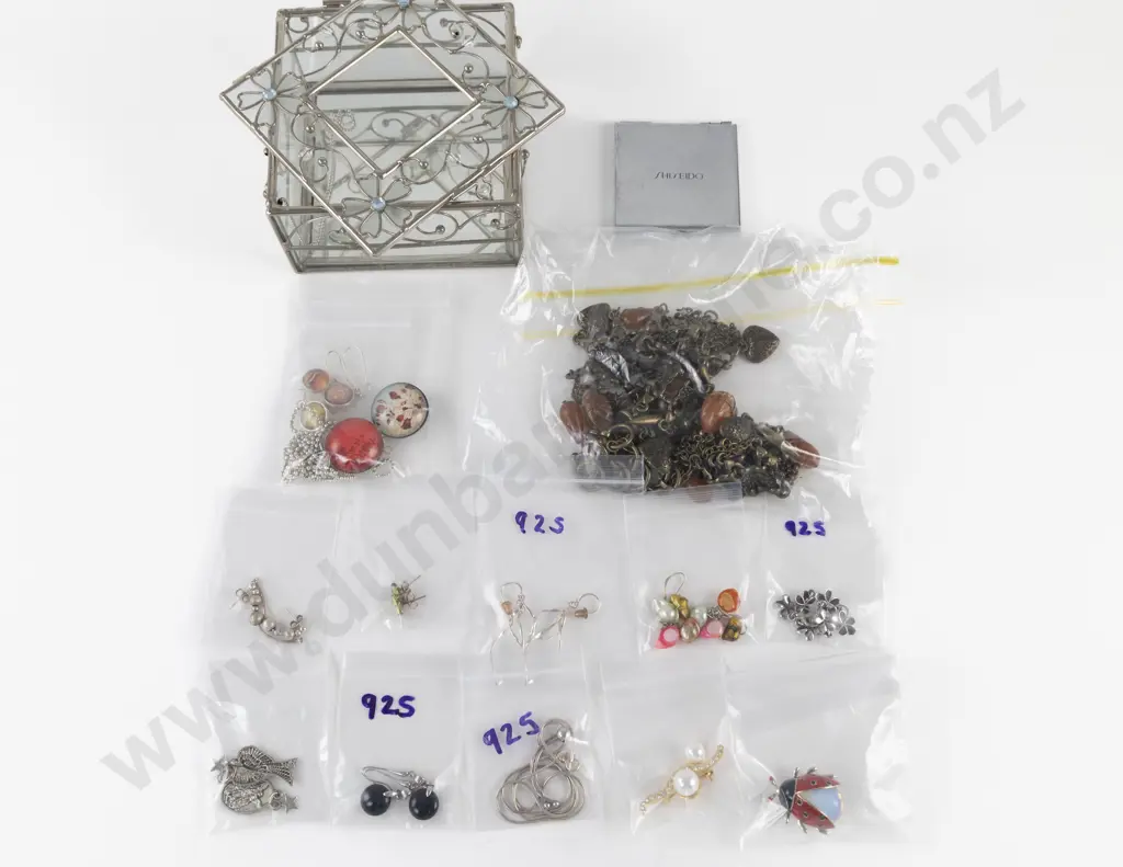 Quantity of Assorted Including Sterling Silver Jewellery Image 1++