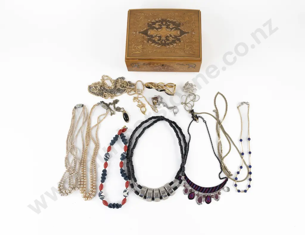 Collection of Assorted Costume Jewellery with Jewellery Box Image 1++