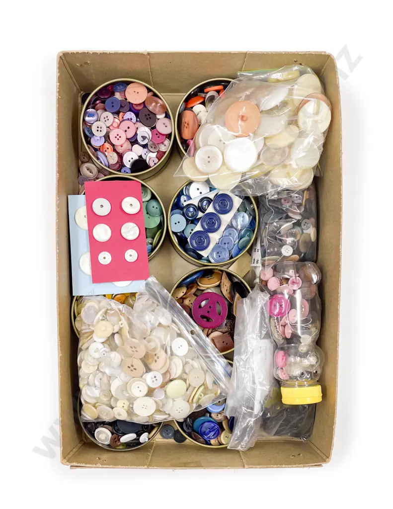 Vintage Collection of Assorted Buttons Image 1++