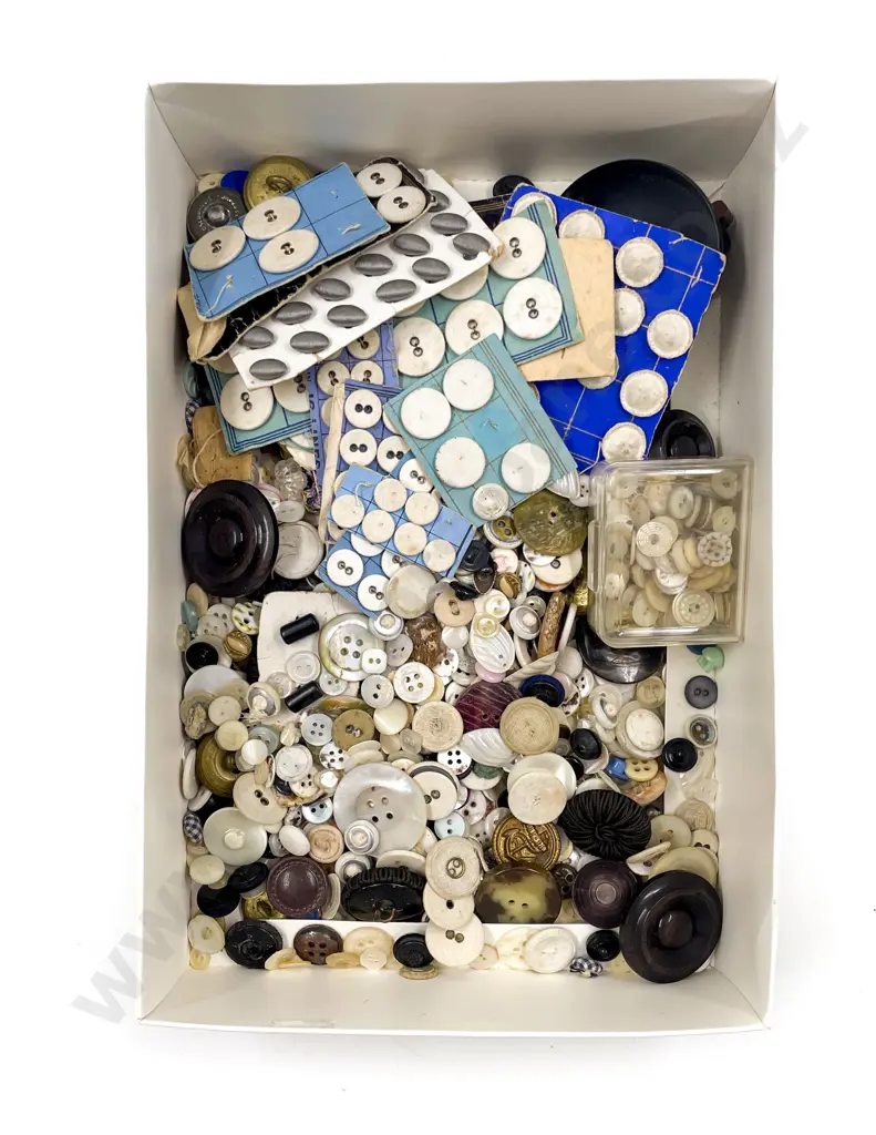 Collection Vintage MOP Glass and Linen Buttons Image 1++
