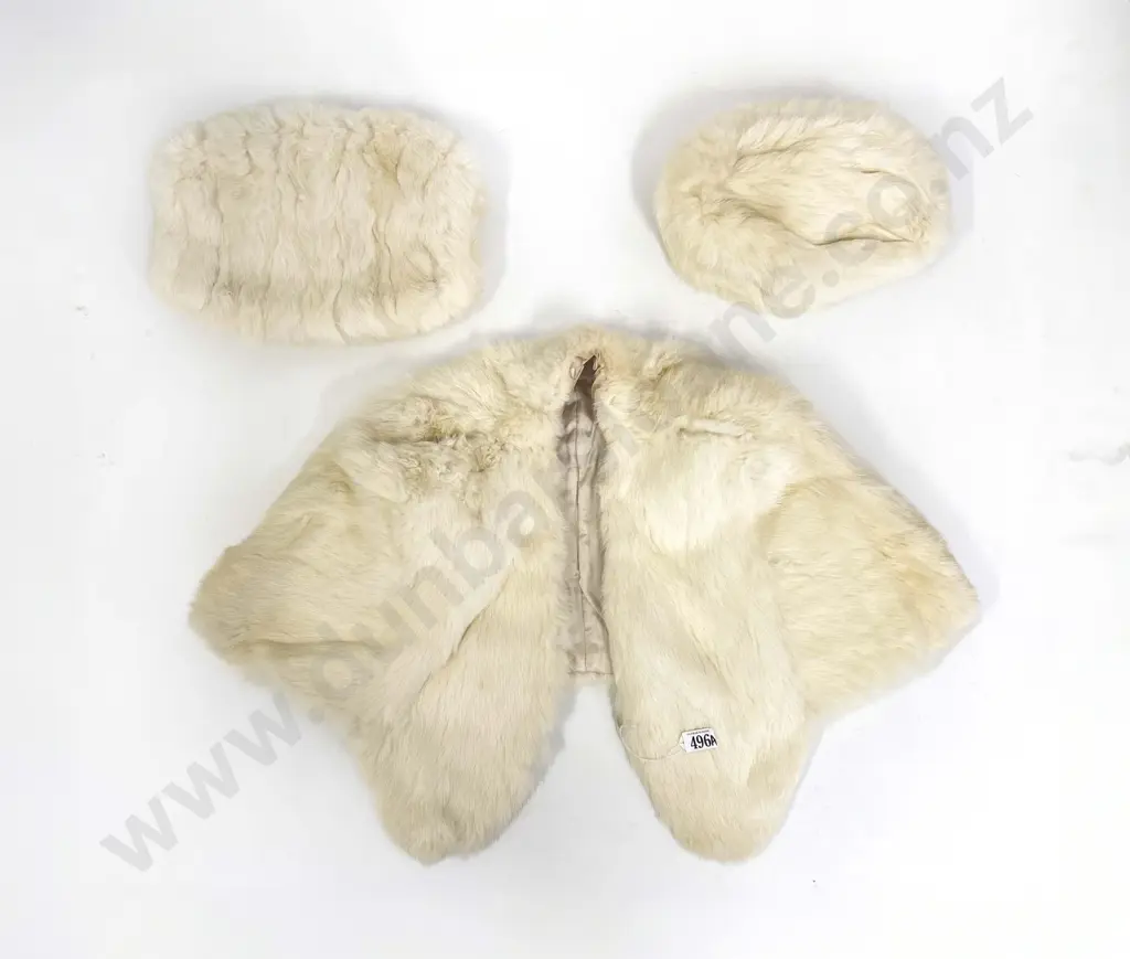 Vintage White Fur Shoulder Cape with Muff and Hat in Universal Fur Co Ltd Packaging Box Image 1++