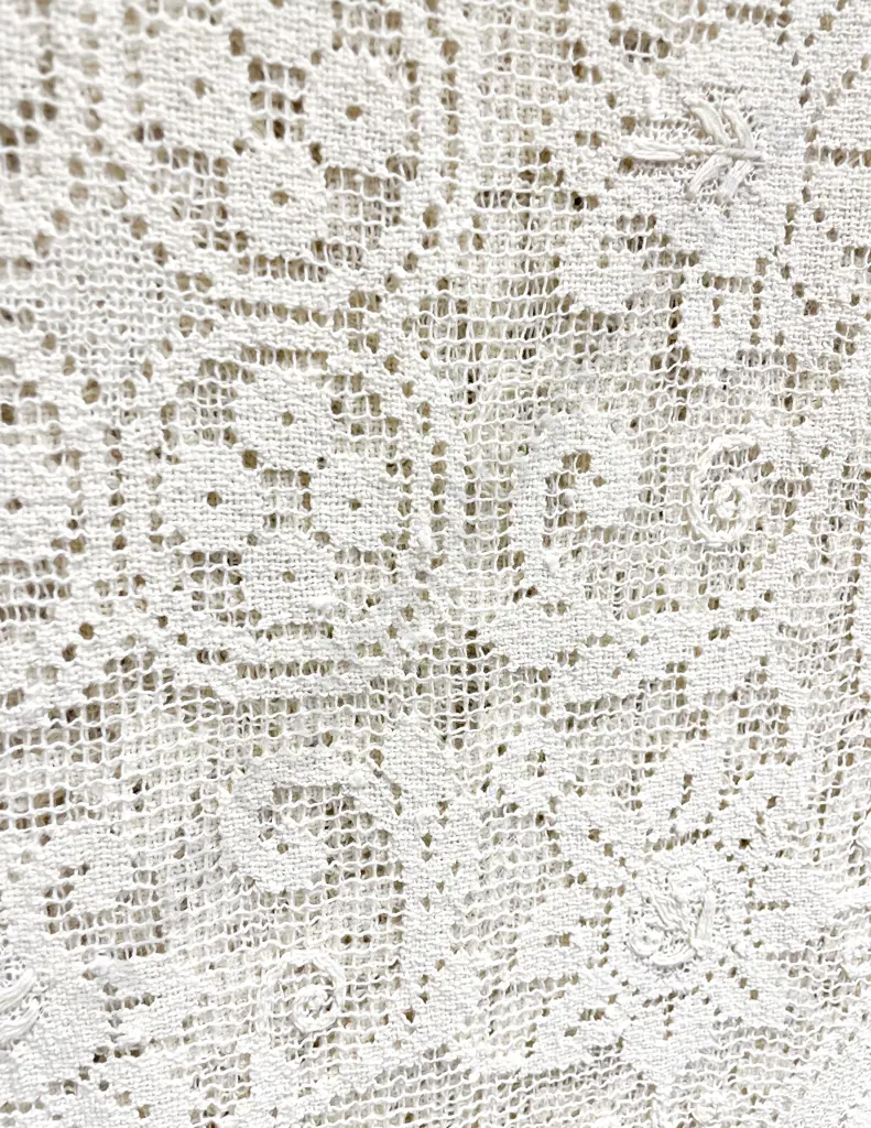 Vintage Fine Linen and Crocheted Lace Table Cloth with Napkins Image 1++