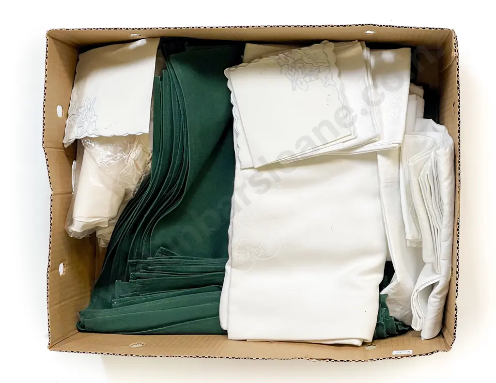 Collection Vintage Assorted Table Linens Image 1++
