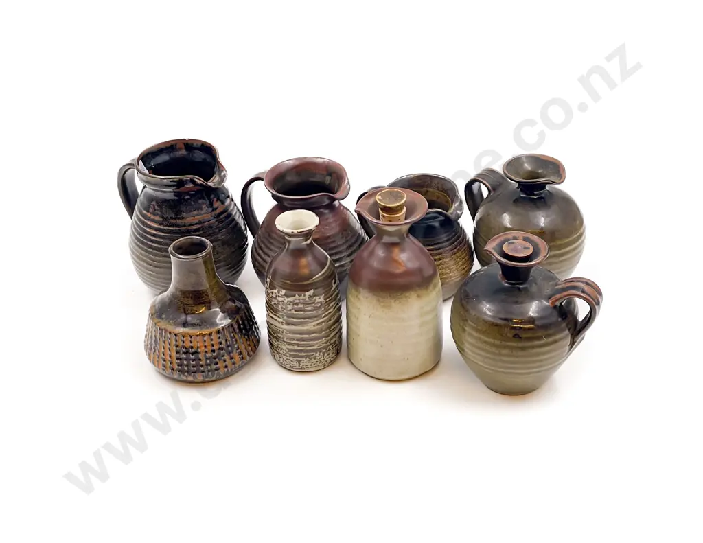 Small Quantity of Mostly Waimea Pottery Image 1++