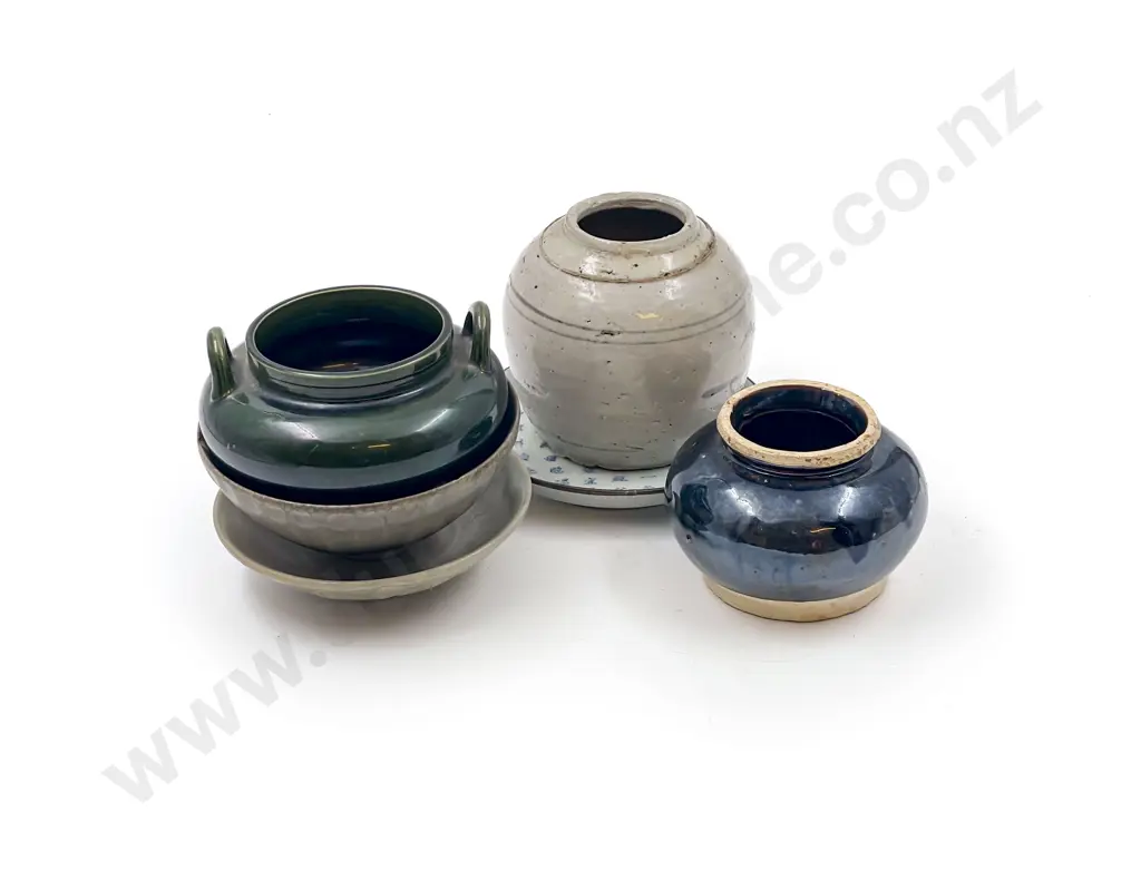 Six Pieces of Assorted Pottery Image 1++
