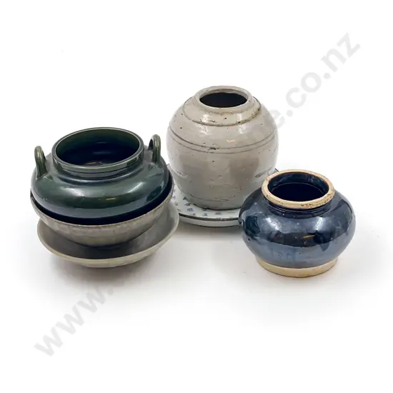Six Pieces of Assorted Pottery