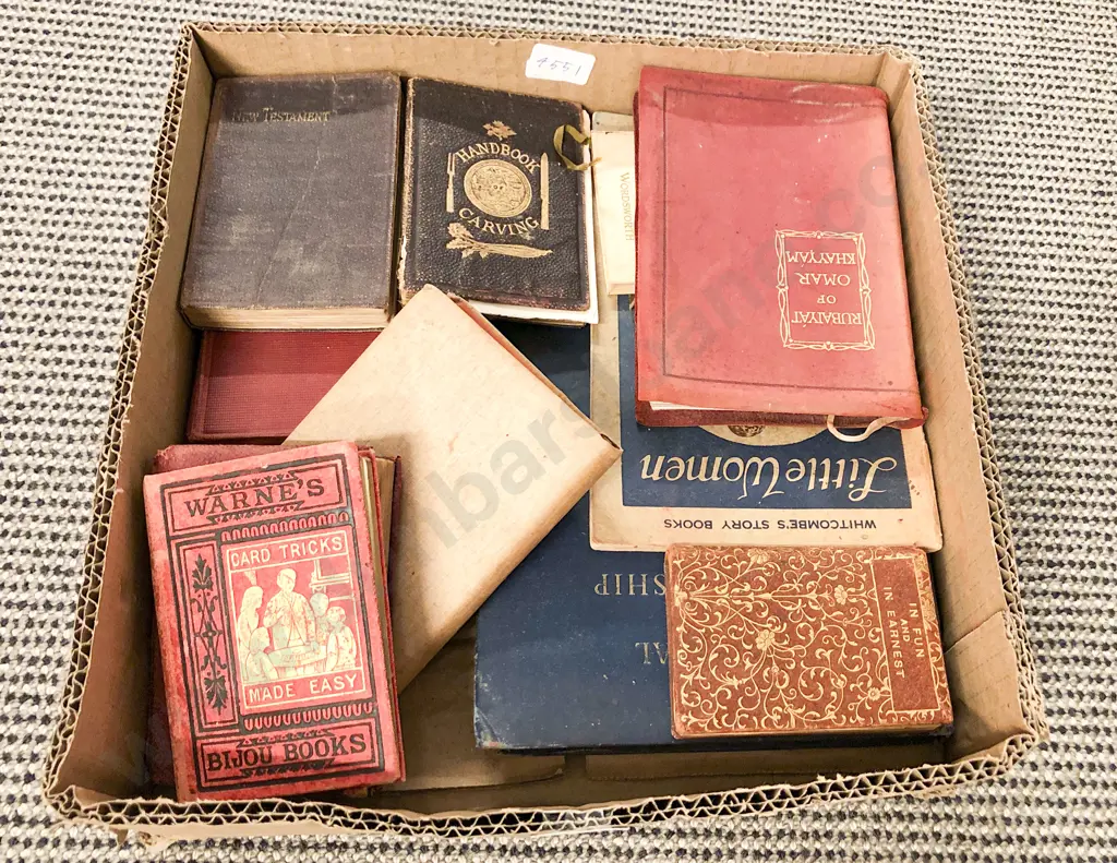 Small Quantity of Assorted Vintage Books Image 1++