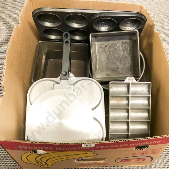 Quantity of Assorted Vintage Kitchenware together with Gem Iron