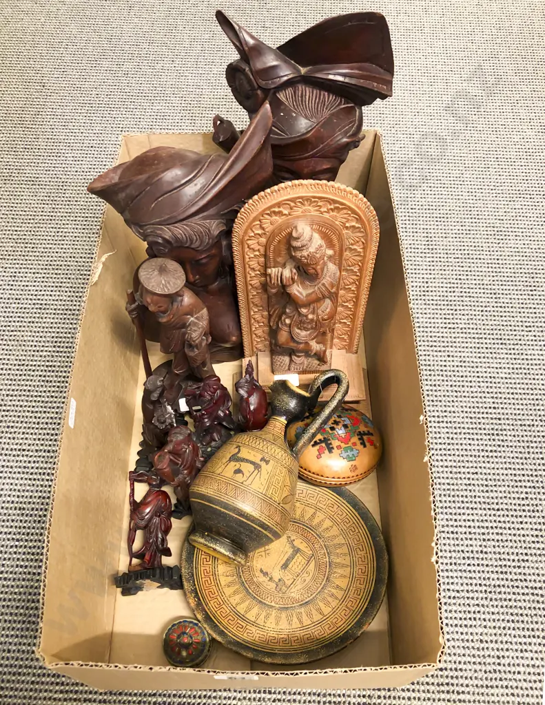 Quantity of Assorted Figural Woodware etc Image 1++