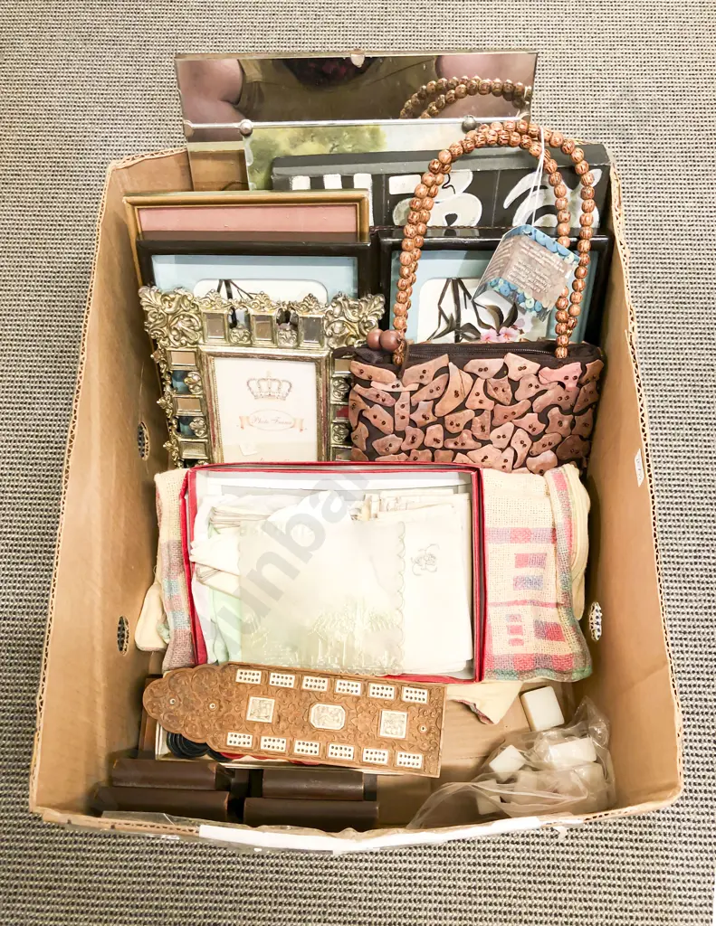 Box of Assorted incl Book Ends Image 1++