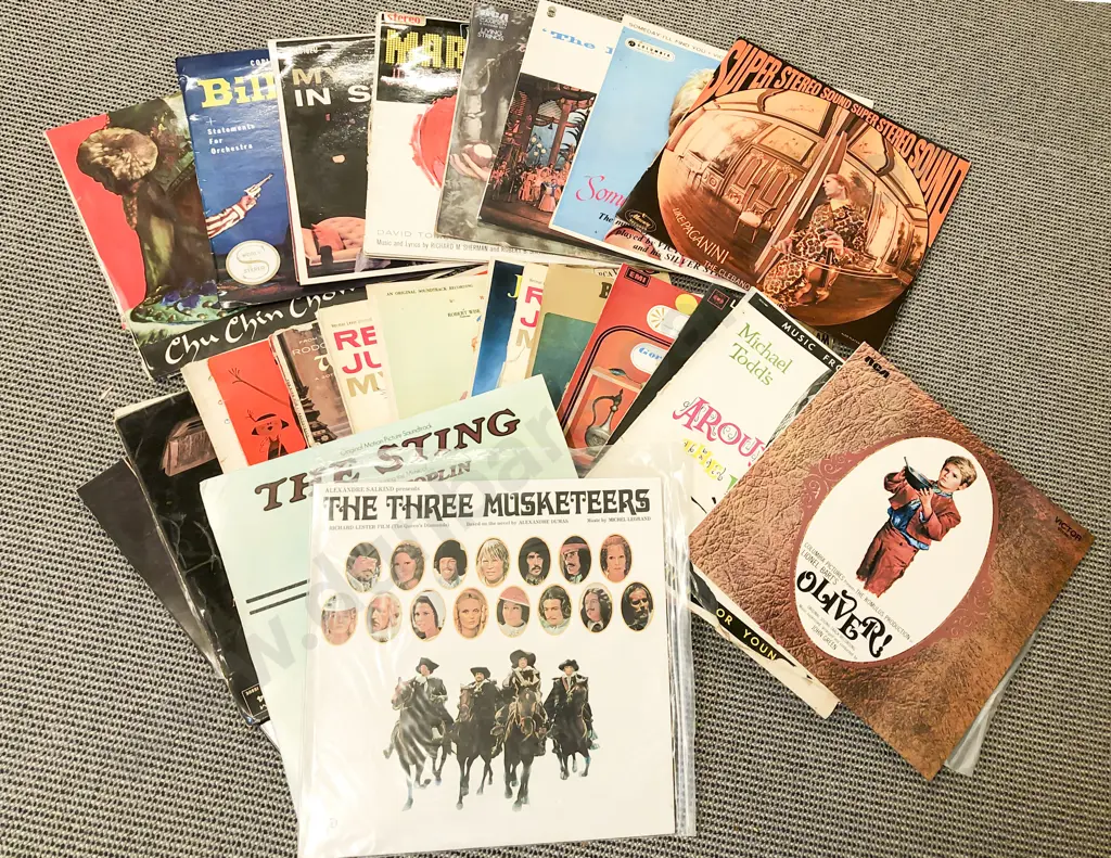 Box of Assorted Vintage Records Image 1++