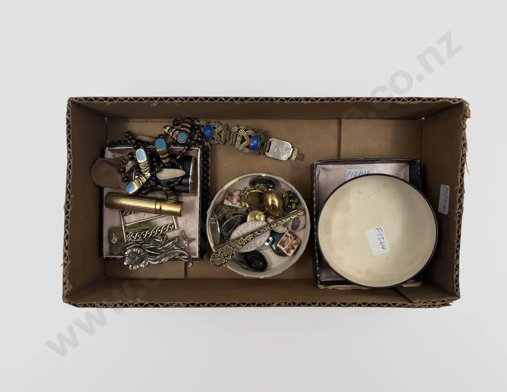 Small Quantity of Assorted Costume Jewellery etc Image 1++