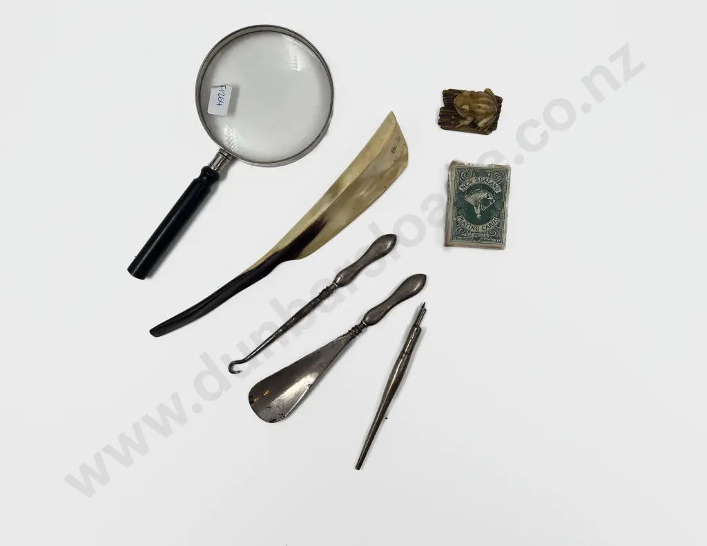 Quantity of Assorted Vintage incl S/S Handled Shoe Horn & Button Hook etc Image 1++