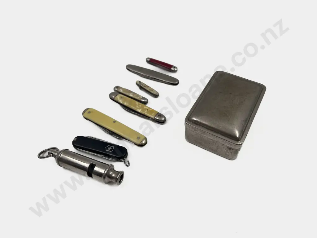 Quantity of Assorted Vintage Pocket Knives etc Image 1++