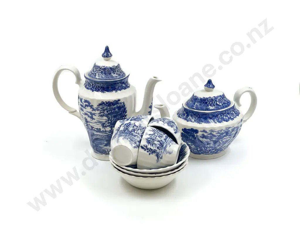 Quantity of Assorted Blue & White China Image 1++