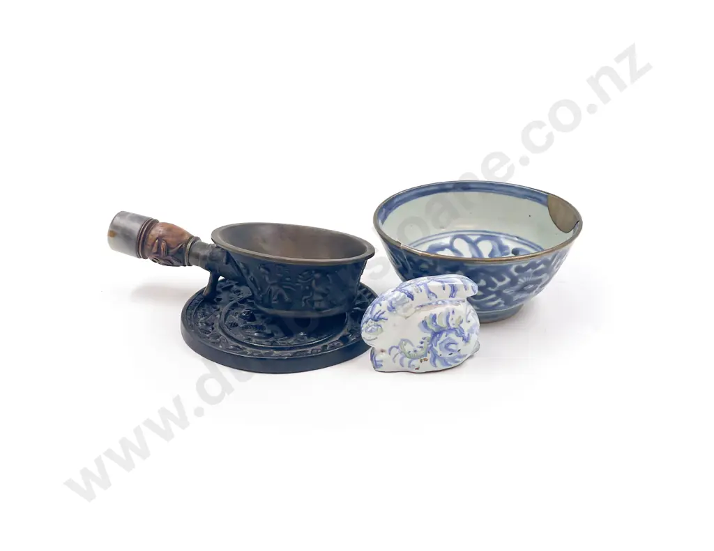 Small Quantity of Assorted incl Blue & White Bowl & Rabbit etc Image 1++