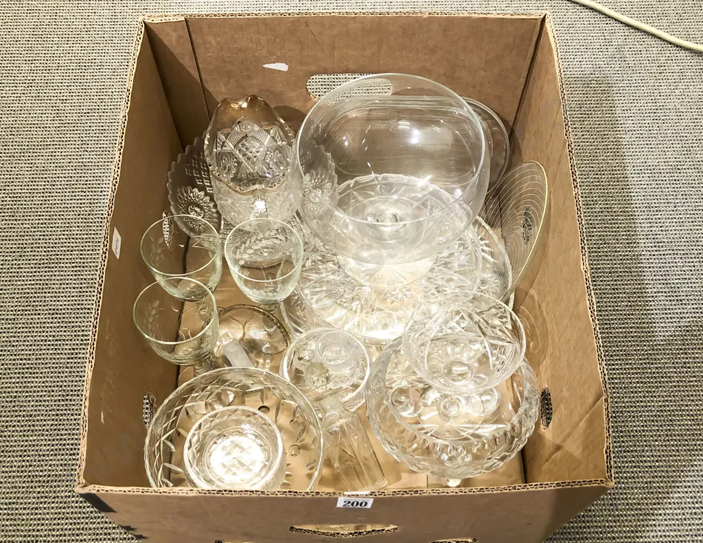Box Quantity of Assorted Crystal & Glassware Image 1++
