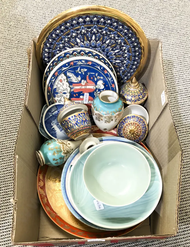 Box of Assorted Decorative China etc Image 1++