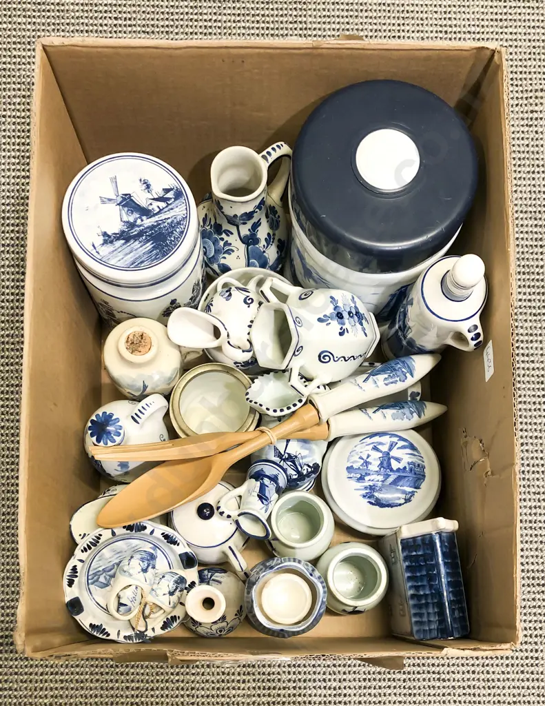Quantity of Assorted Blue & White incl Delft Image 1++
