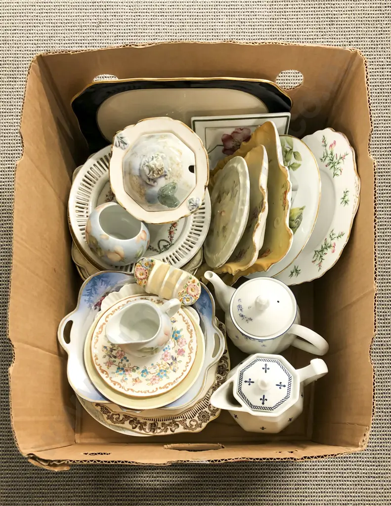 Box of Assorted Fancy China Image 1++