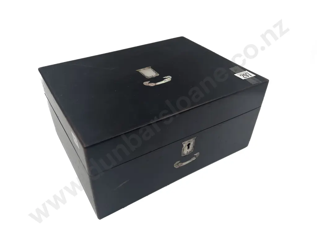 Vict Inlaid Sewing Box with Fitting Interior Image 1++
