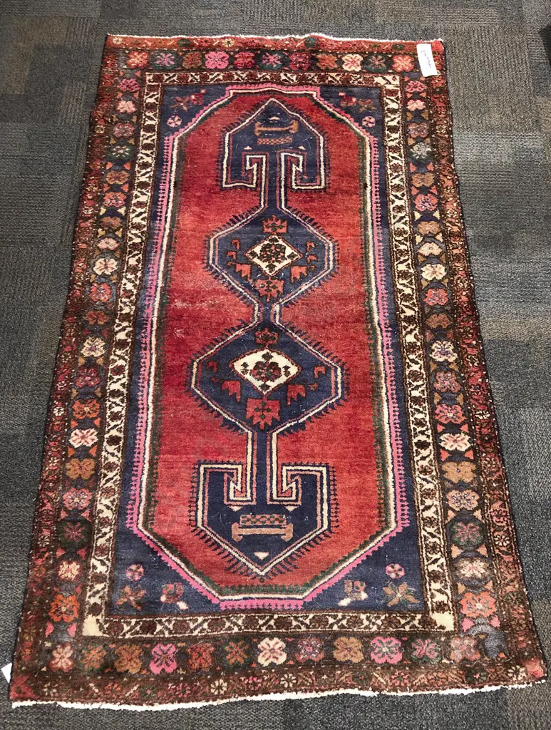 Persian Wool Pile Rug in Shiraz Design Image 1++