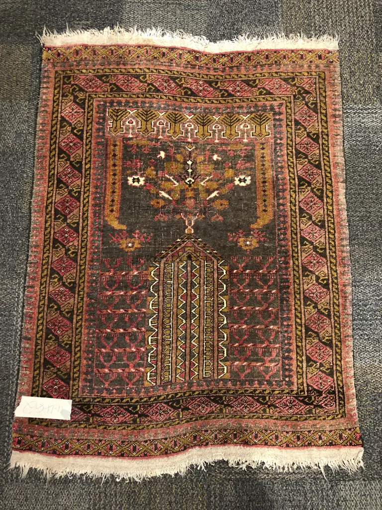Persian Prayer Rug Image 1++