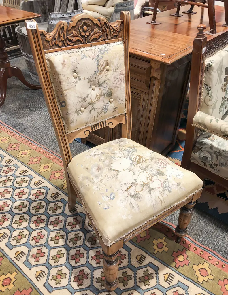 Carved Button Back Single Dining Chair Image 1++