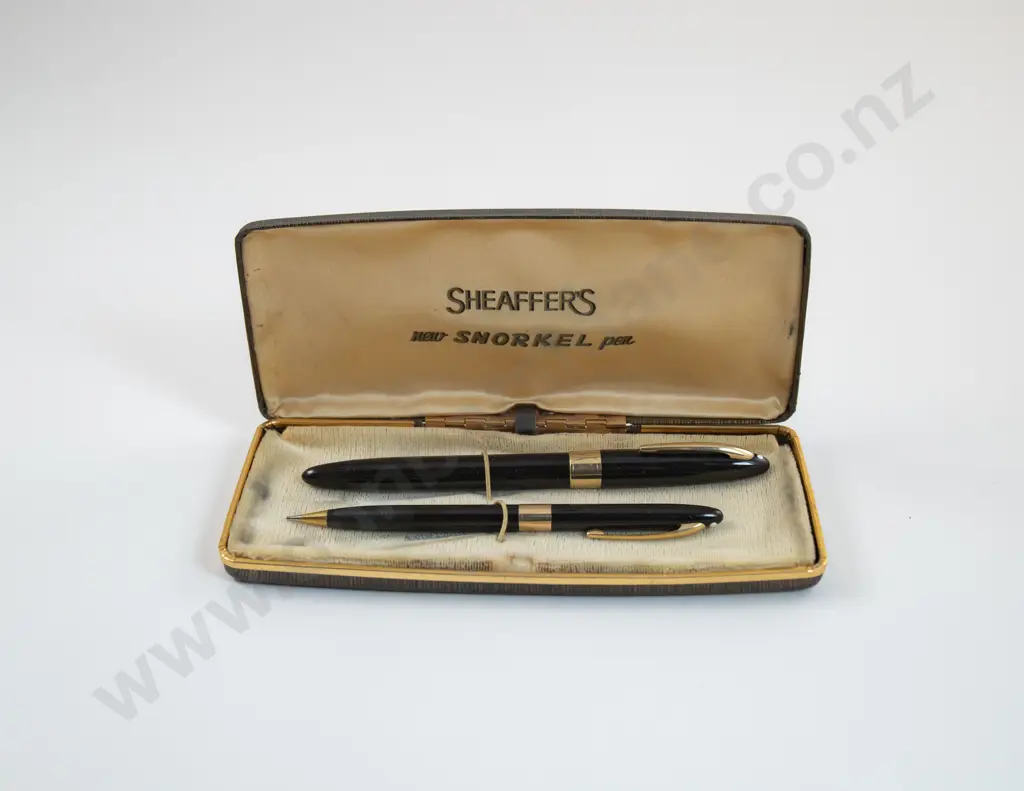 Sheaffer Statesman/Valiant Snorkel Fountain Pen & Pencil Set Image 1++