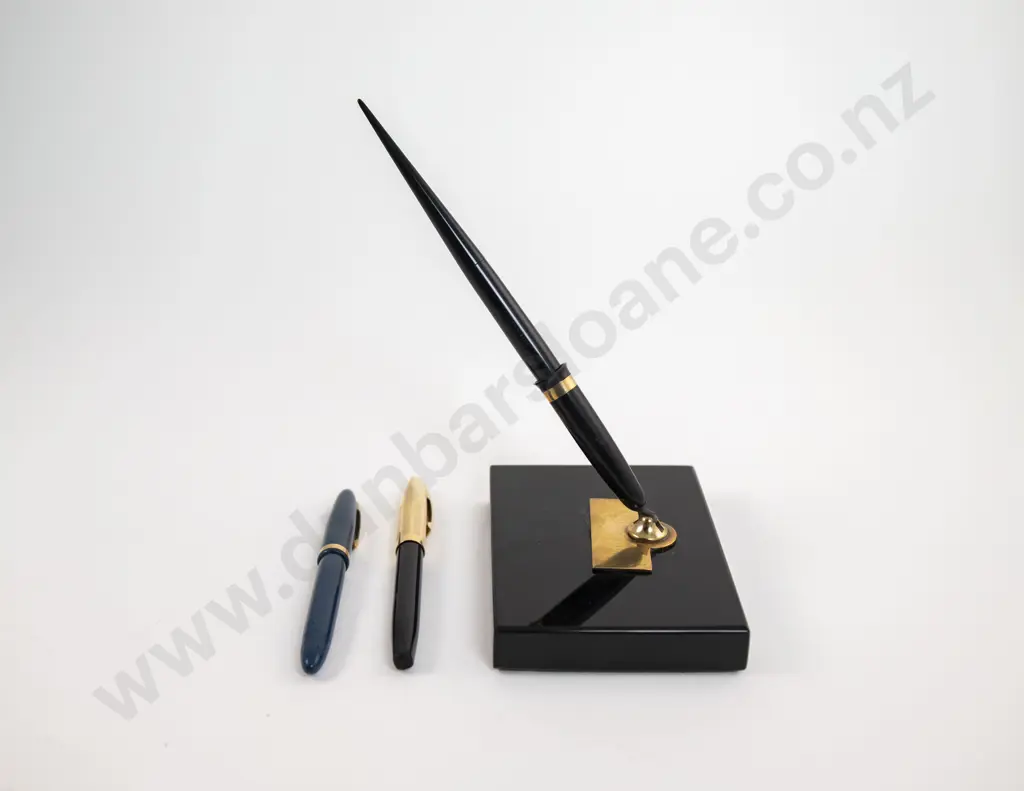 Two Sheaffer Fountain Pens Image 1++