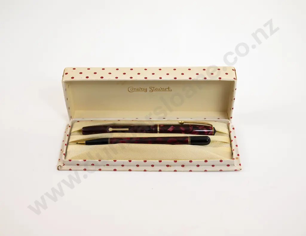 Vintage Conway Stewart No15 Fountain Pen and Pencil Set Image 1++
