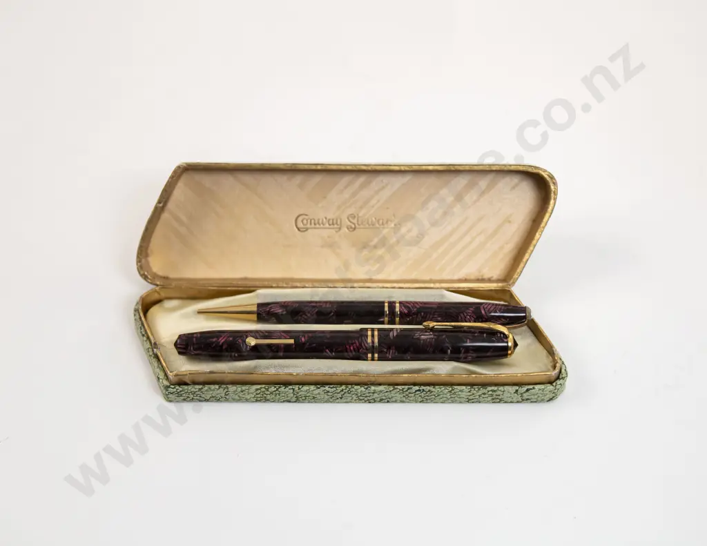 Vintage Conway Stewart No24 Fountain Pen and Pencil Set Image 1++