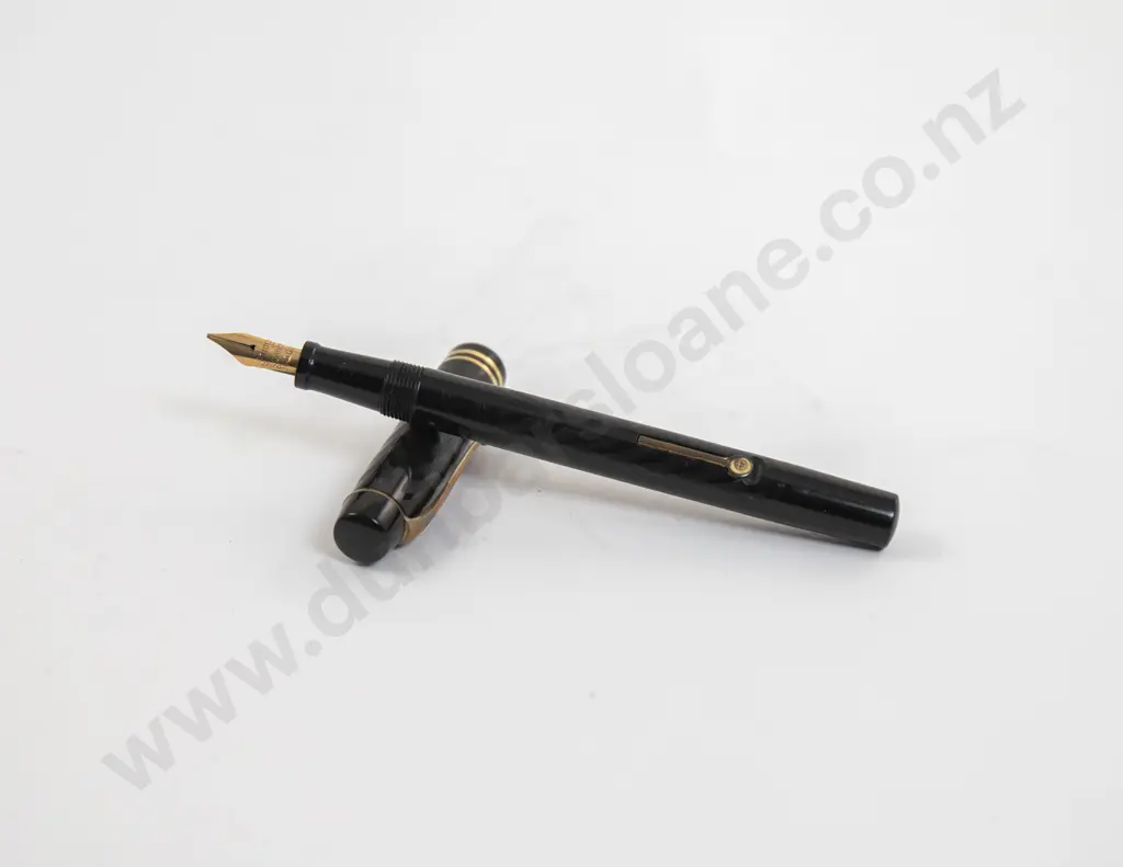 Vintage Conway Stewart Fountain Pen Image 1++