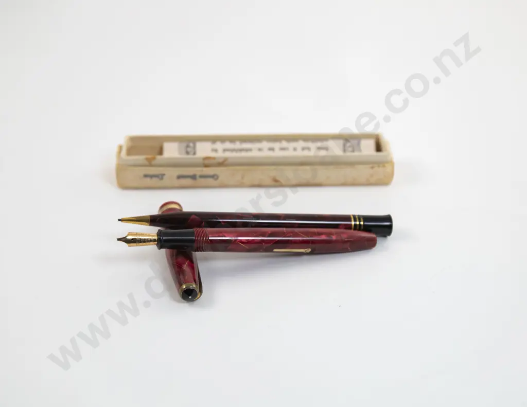 Vintage Conway Stewart No85L Fountain Pen Image 1++